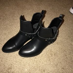 Ankle boots size 5.5